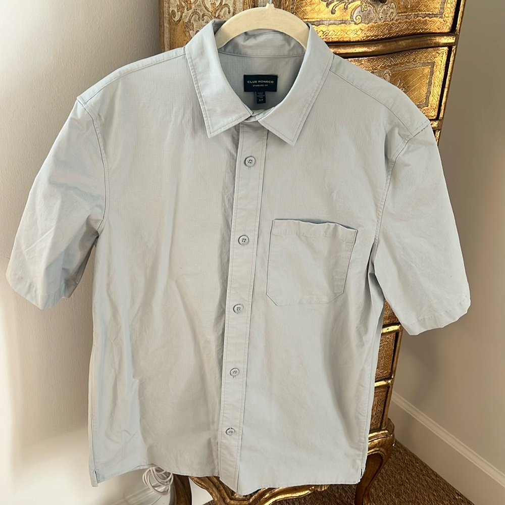 Men’s Club Monaco gray short sleeve button down small